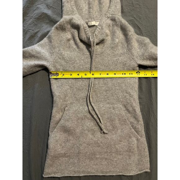 Athleta Girls Cashmere Hoodie Sweater Gray Size Small Pullover Cozy Soft - Picture 4 of 7